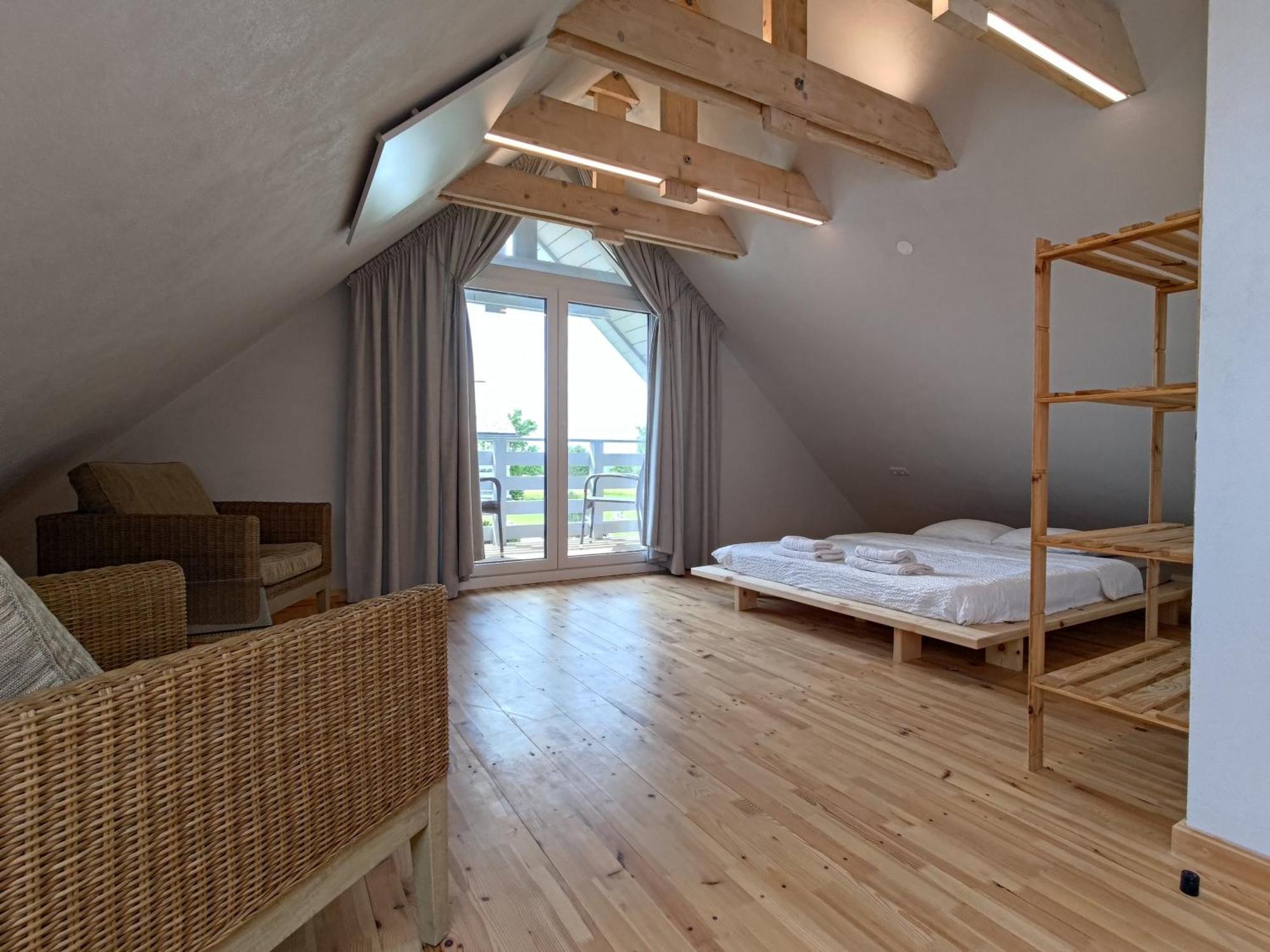 Cetri Veji Hotel Jurkalne Bagian luar foto